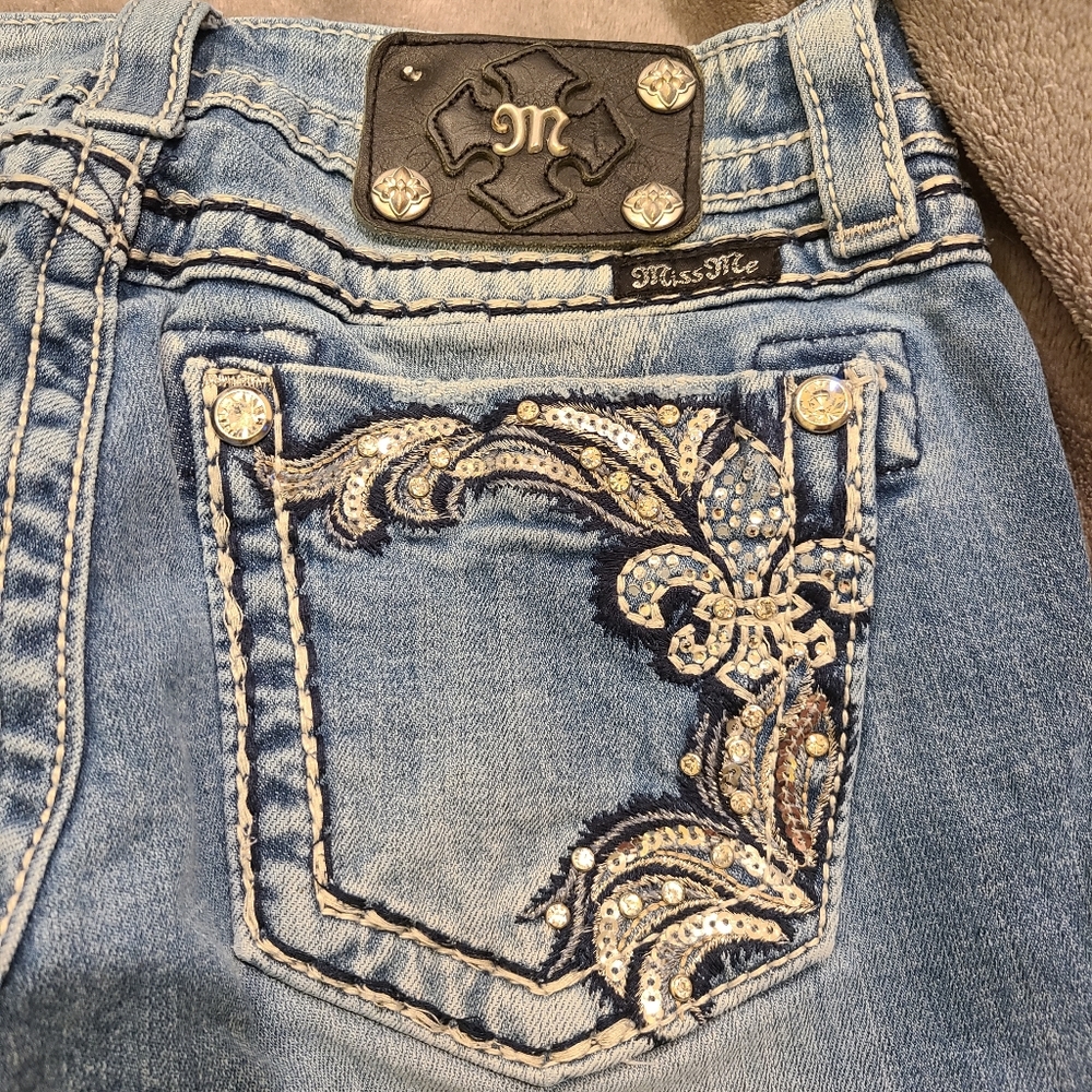 Miss Me sz 25 distressed jeans
